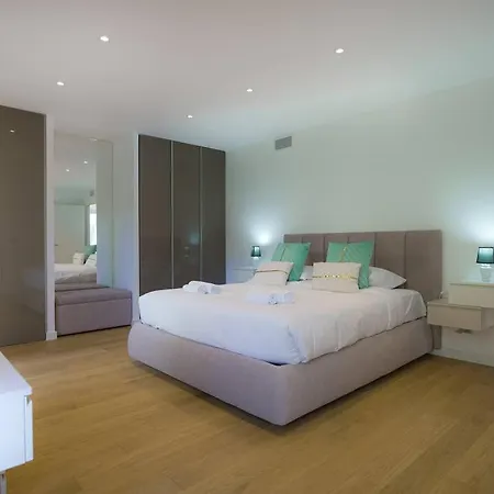 Montecarlo Luxury Pool Apartment *