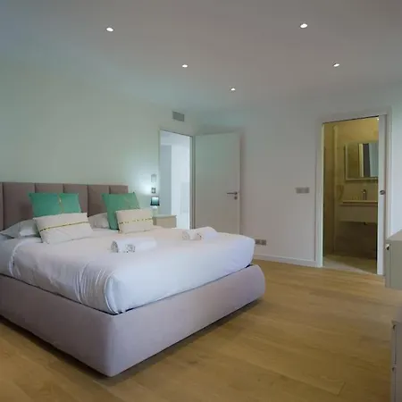 Montecarlo Luxury Pool Beausoleil