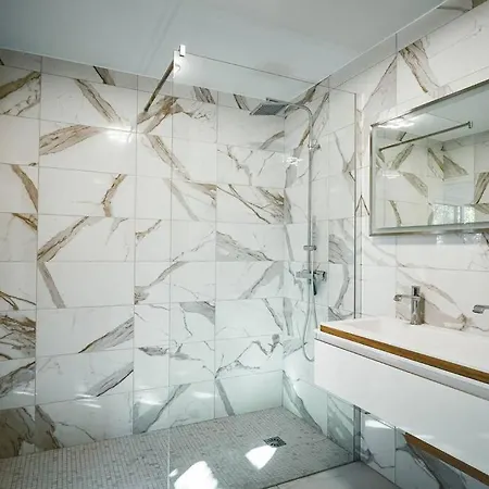 Apartment Montecarlo Luxury Pool *
