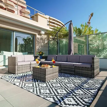 Montecarlo Luxury Pool Apartment