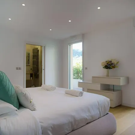Montecarlo Luxury Pool Apartment