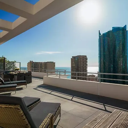Montecarlo Luxury Pool